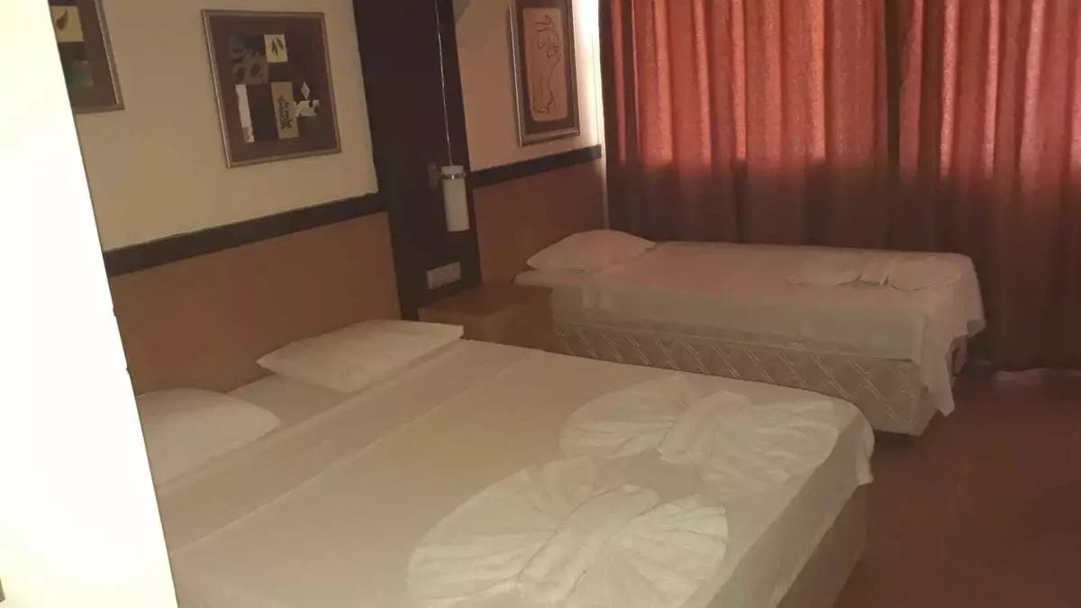 اتاق Santur Hotel